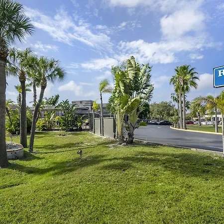 Rodeway Inn Clearwater-Dunedin-3